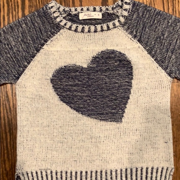 Girls size 5 sweater! - Picture 2 of 3